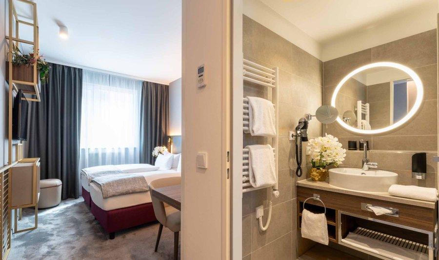 Plaza Premium Hotel